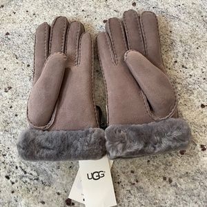 Genuine Dyed Shearling Slim Side Vent Gloves from UGG